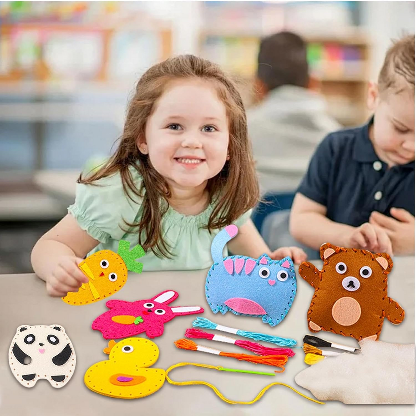 CraftZoo™ - Kit de Cusut Animalute din Fetru pentru Copii