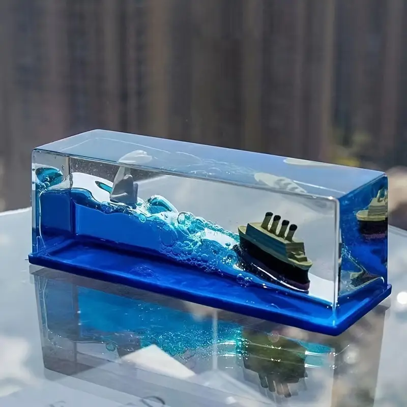 DAYAcrylic™ – Titanic în Miniatura cu Efect de Valuri Lichide