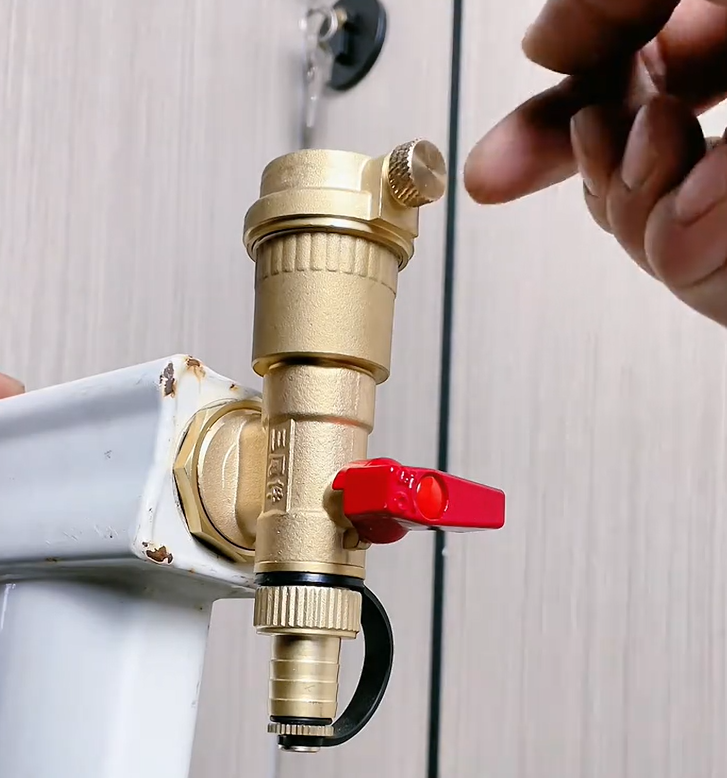 ThermoDrain Pro™ – Valva Automata de Aerisire si Golire pentru Instalatii Termice (1")